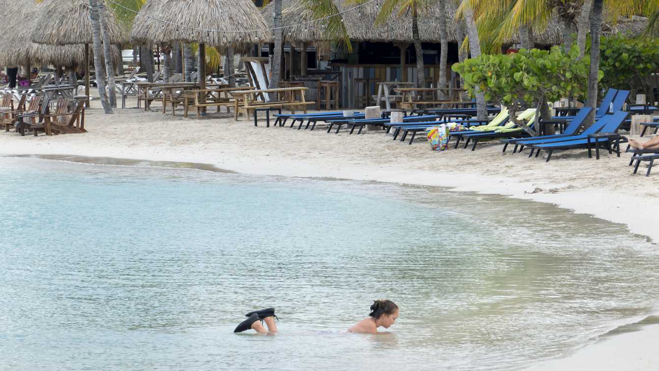 Telegraaf | Reisadvies Rutte zorgt voor run op vakanties naar Curaçao